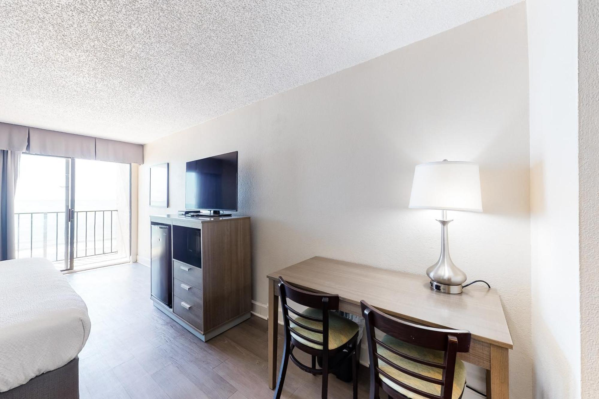 Carolinian Beach Resort Myrtle Beach Room photo